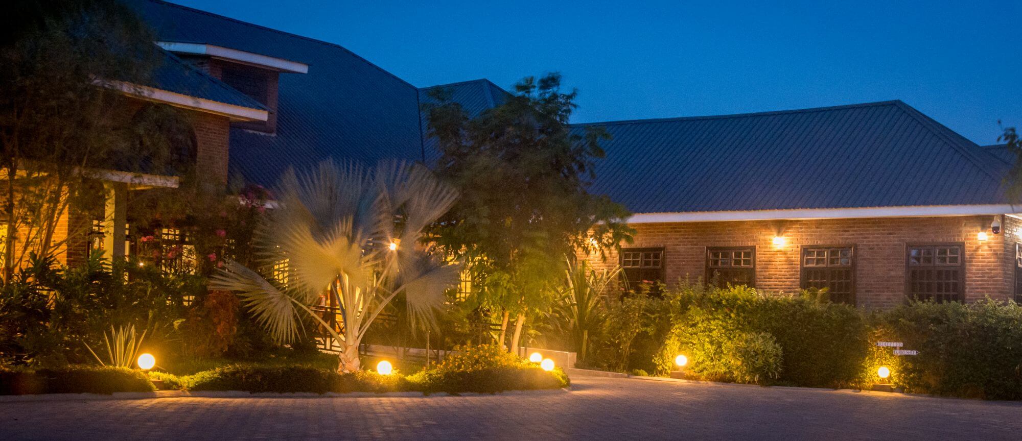 Airport Planet Lodge