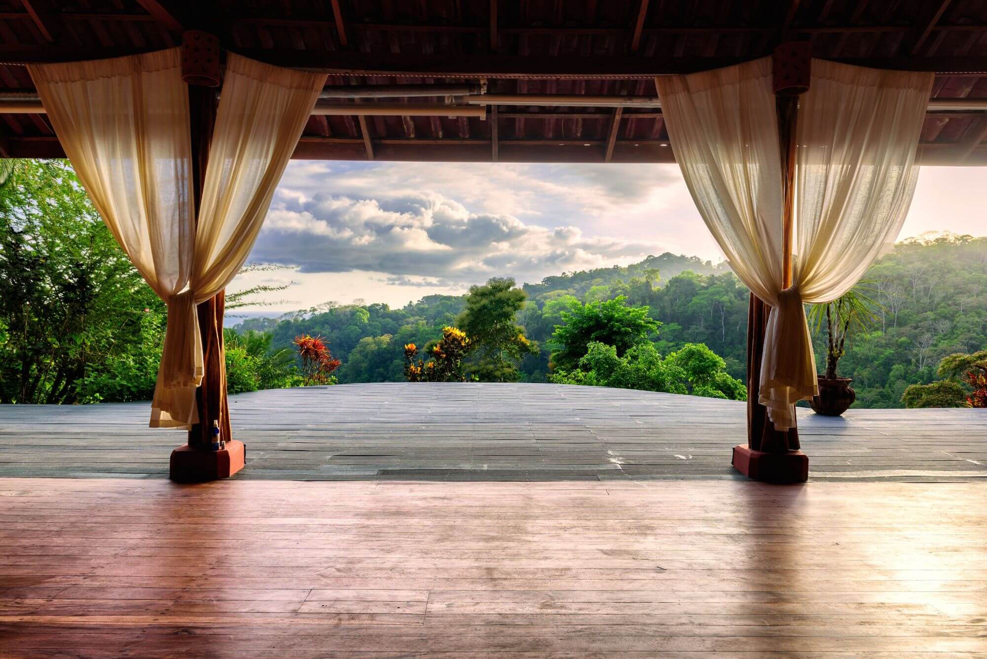 Luna Lodge