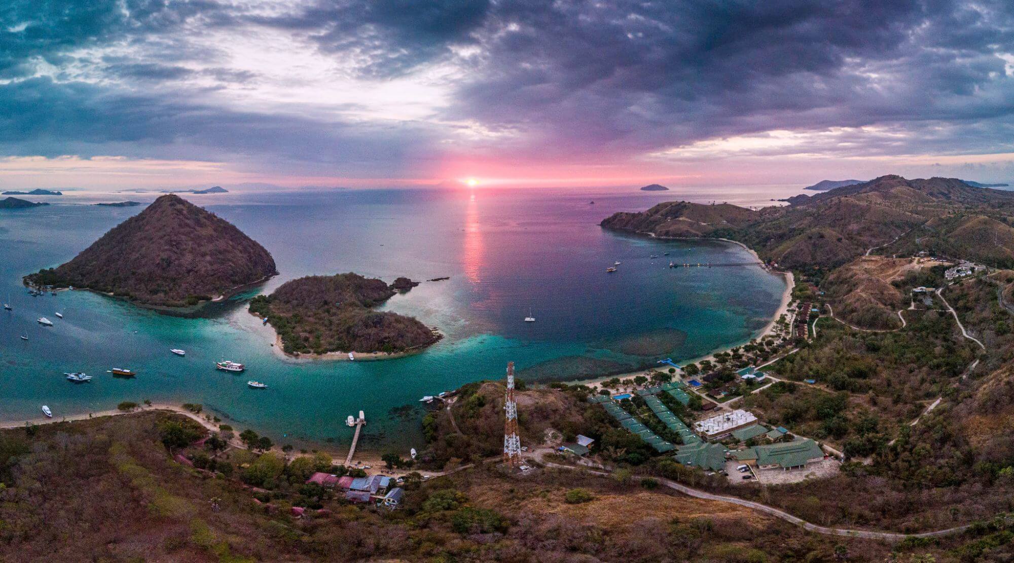 Flores Island image